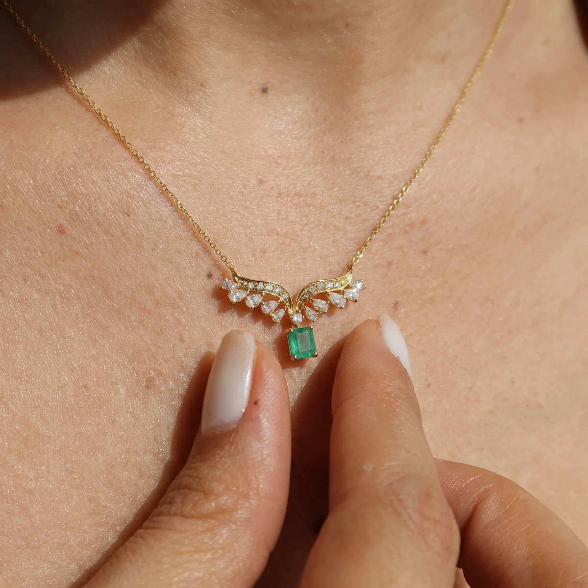 Holly Emerald Yellow Gold Necklace Close Up