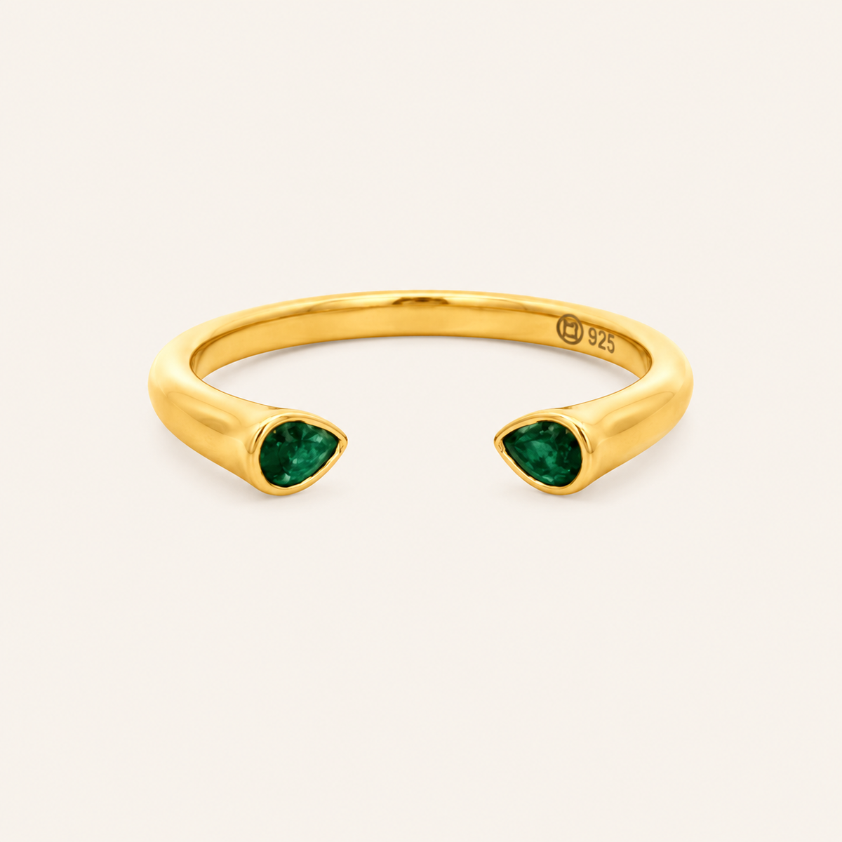 Isa Emerald Ring - Psylish