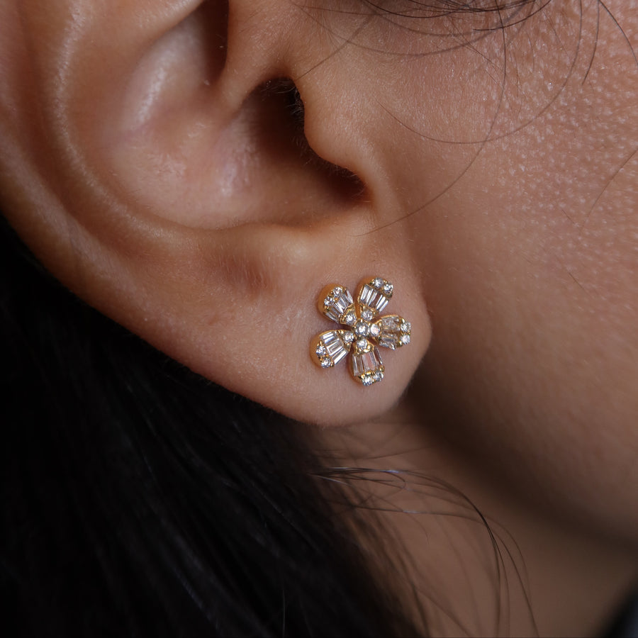 Izzy Fleur Diamond Stud Earrings