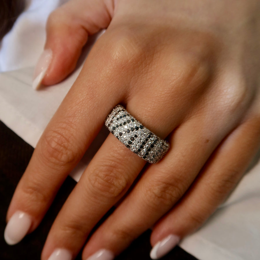 Close-up of the hand-set black and white pavé on the Wild Oura Ring Cap