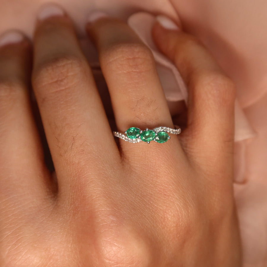 Leira Emerald Diamond Ring - Psylish