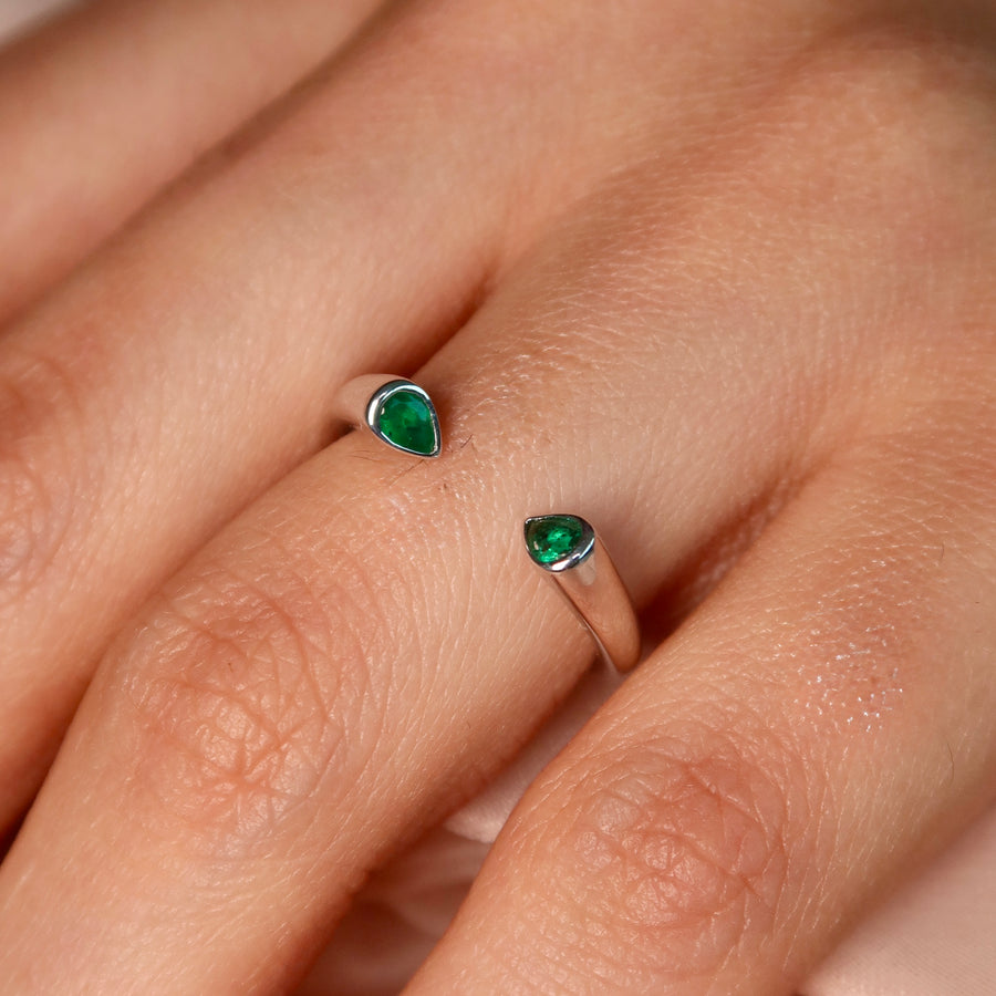 Isa Emerald Ring - Psylish