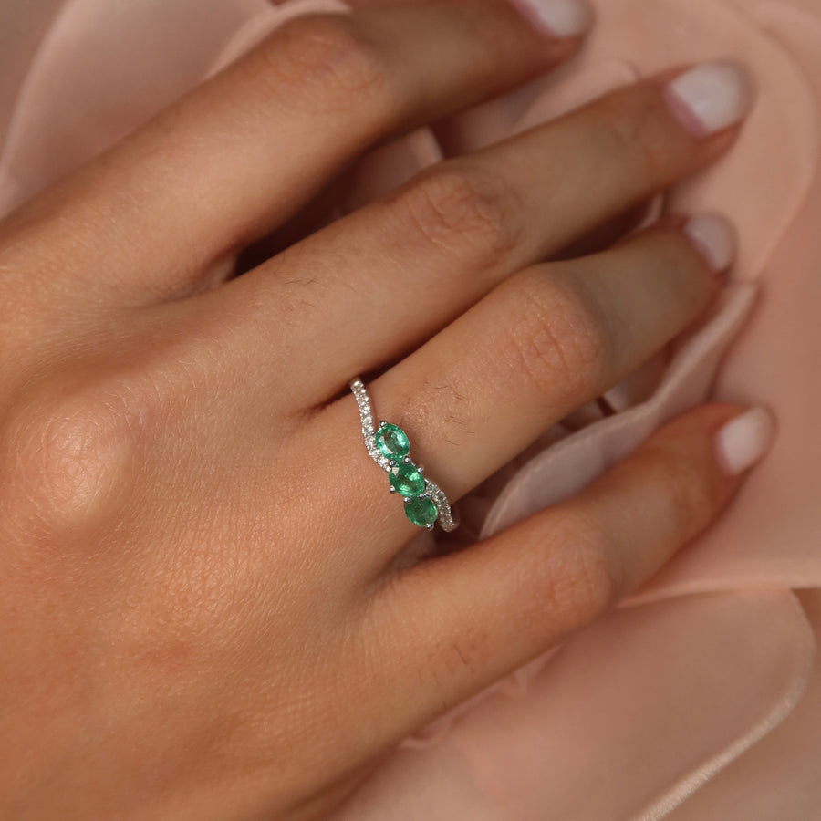 Leira Emerald Diamond Ring - Psylish