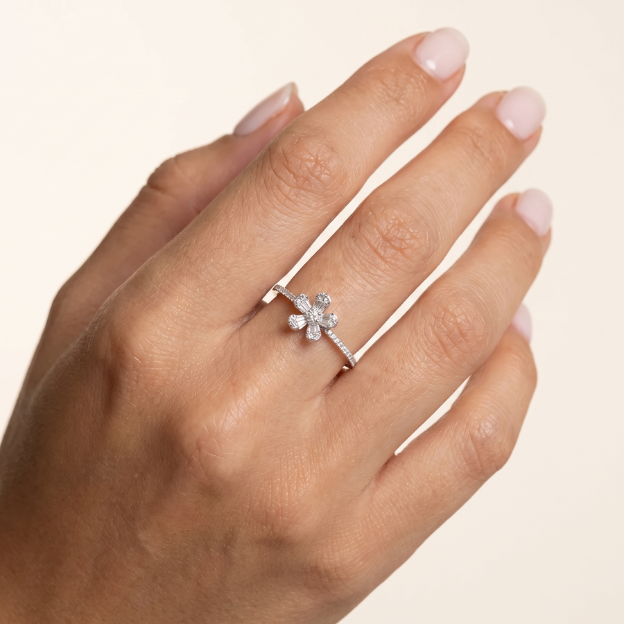 Florin Diamond Flower Ring in White Gold