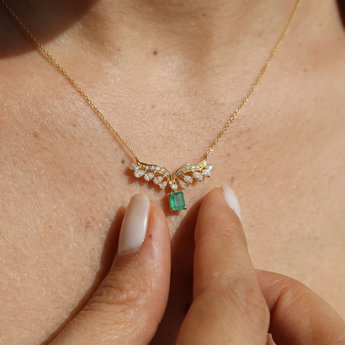 Holly Emerald Yellow Gold Necklace Close Up