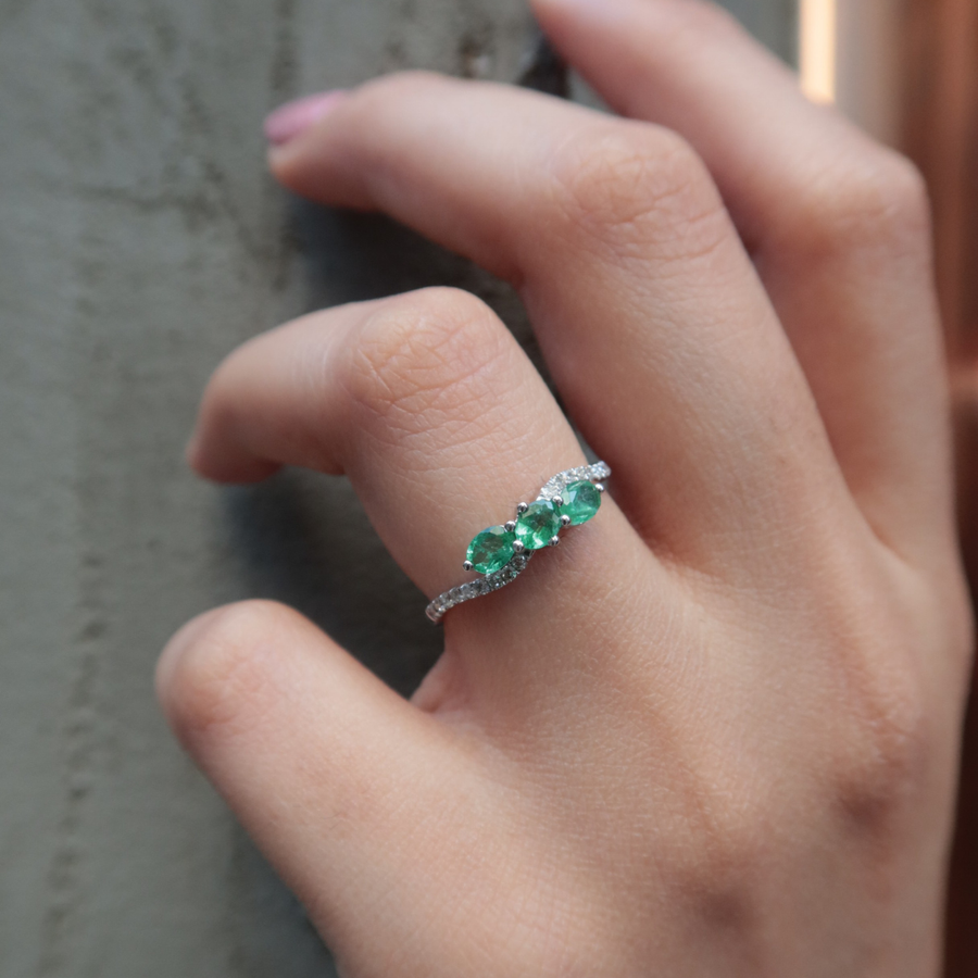 Leira Emerald Diamond Ring - Psylish